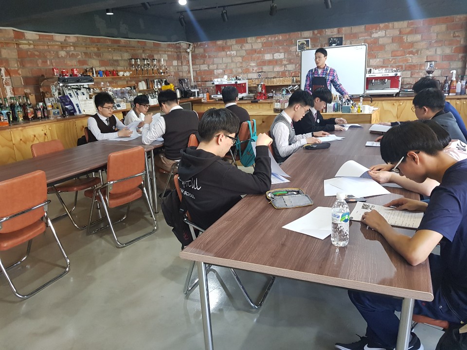 2019년 직무기술훈련 바리스타반 시작되었습니다. 2019년 직무기술훈련 바리스타반 시작되었습니다.