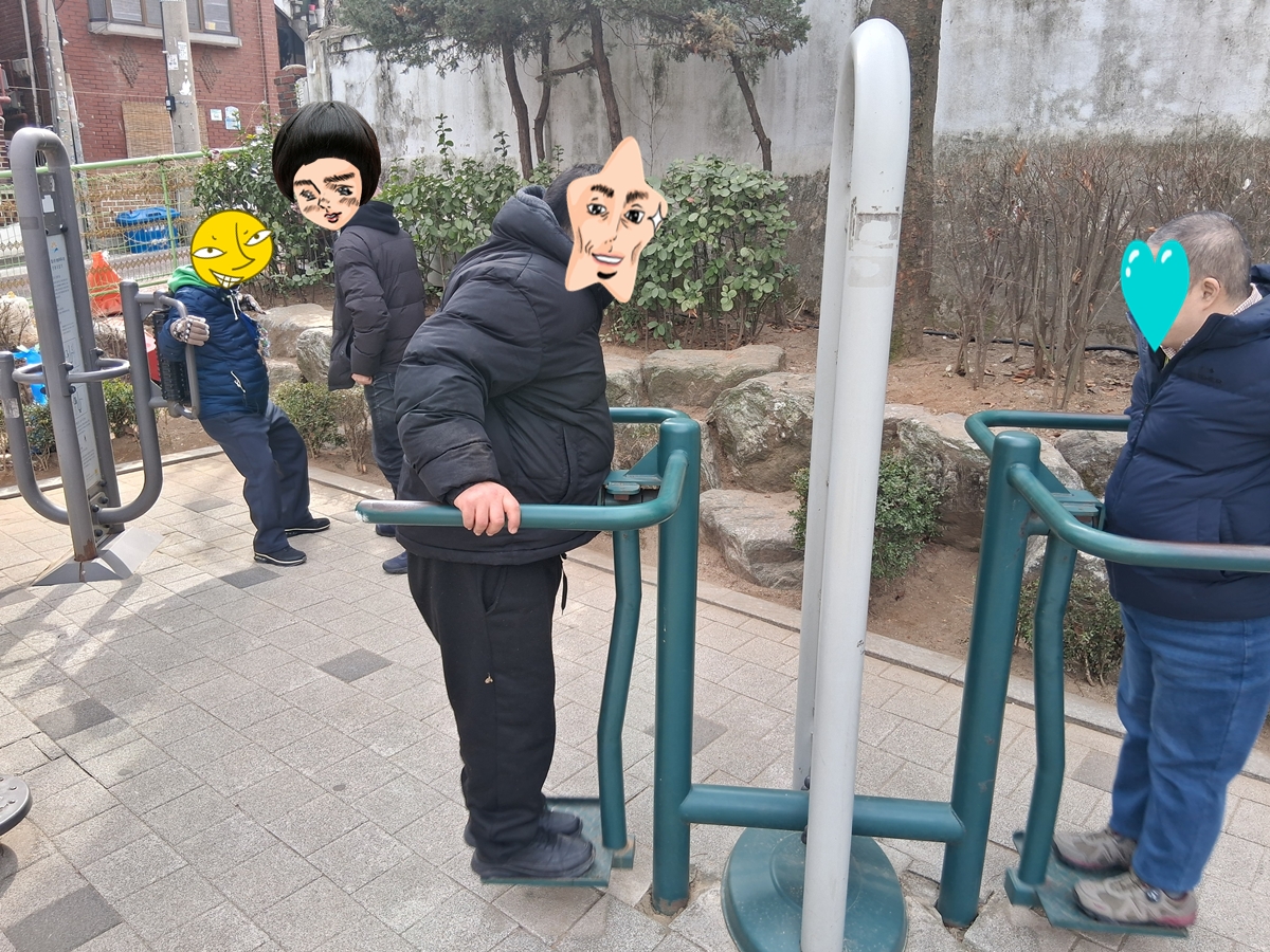 추위를 즐기는 방법-공원의 체육시설을 이용하기 추위를 즐기는 방법-공원의 체육시설을 이용하기